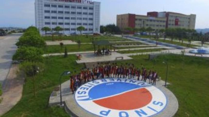 Üniversitede Öğrencilerini Karşı Karşıya Getiren Anket