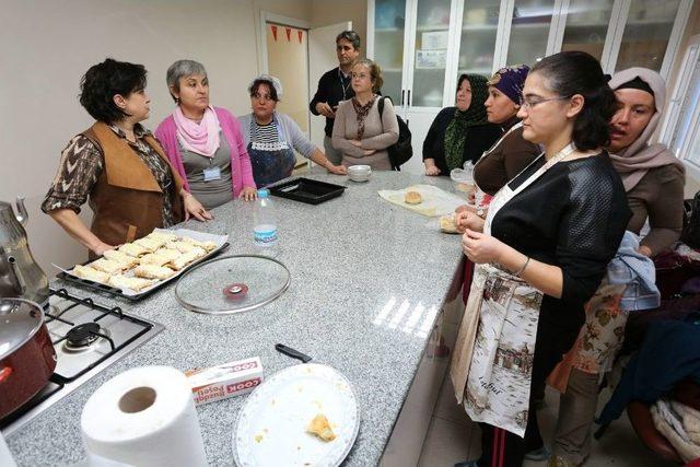 Odunpazarı&rsquo;ndan Kadınlar İ&ccedil;in Aş&ccedil;ılık Kursu A&ccedil;tı 1