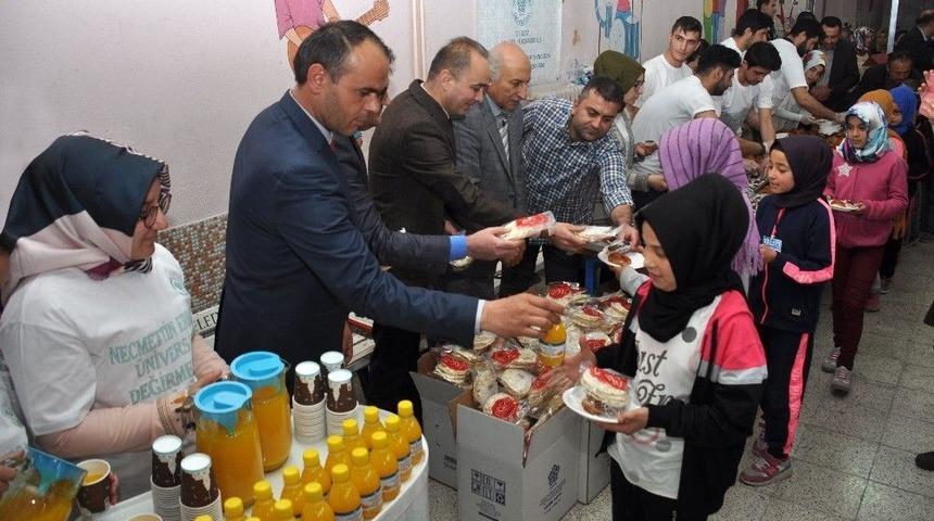 Ne&uuml;, &Ouml;ğrencileri Sağlıklı Beslenme Konusunda Bilin&ccedil;lendirdi