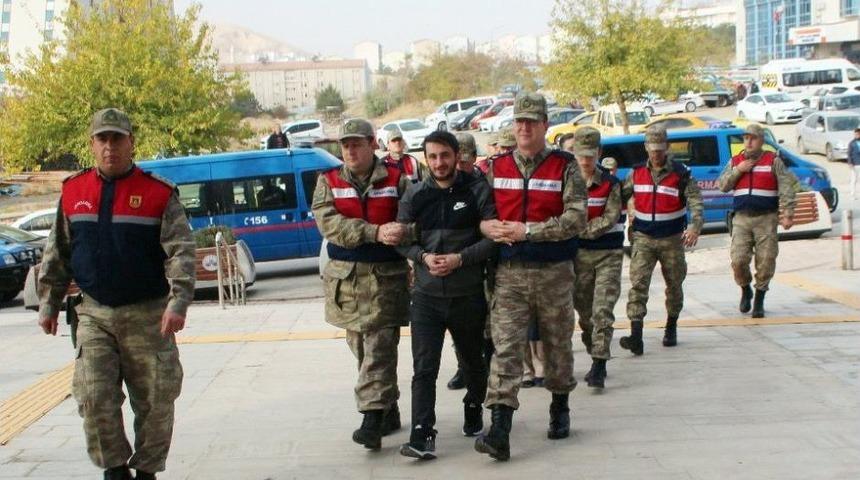 Bayrağımızdan İğrenen, Fet&ouml;&rsquo;c&uuml; Sanık Mahkemede Kıvırdı