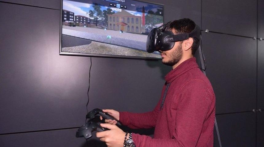 Kara Trenle 1900&rsquo;l&uuml; Yılların İzmit&rsquo;ine Sanal Yolculuk