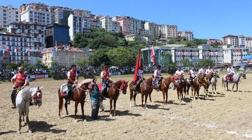 T&uuml;rkiye&rsquo;nin D&ouml;rt Bir Yanından Gelen Cirit Sporcuları Kağıthane&rsquo;de Buluştu