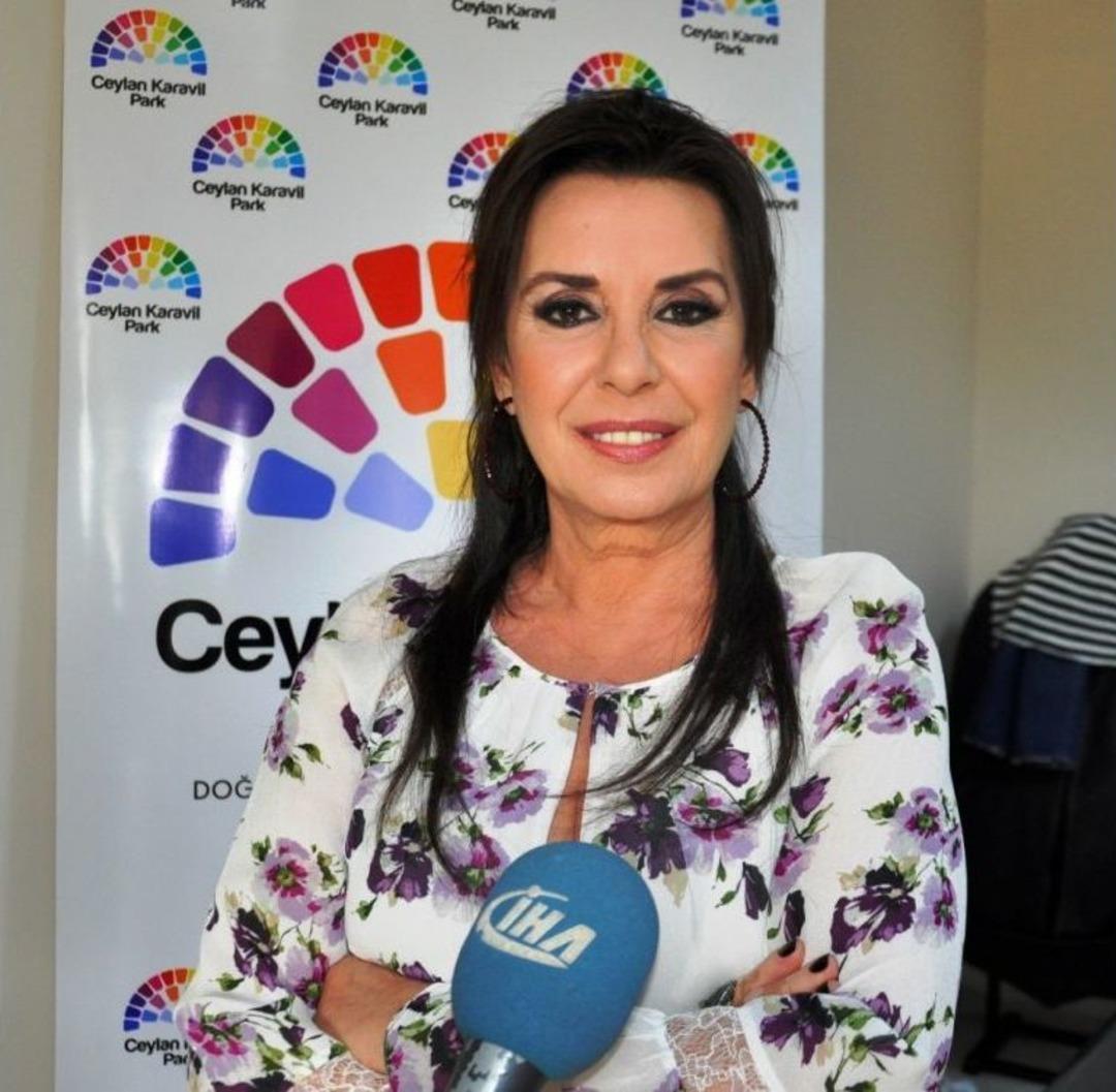 &Ccedil;ukur Dizisinin &lsquo;sultan Anası&rsquo; Diyarbakır&rsquo;da Sevenleriyle Buluştu