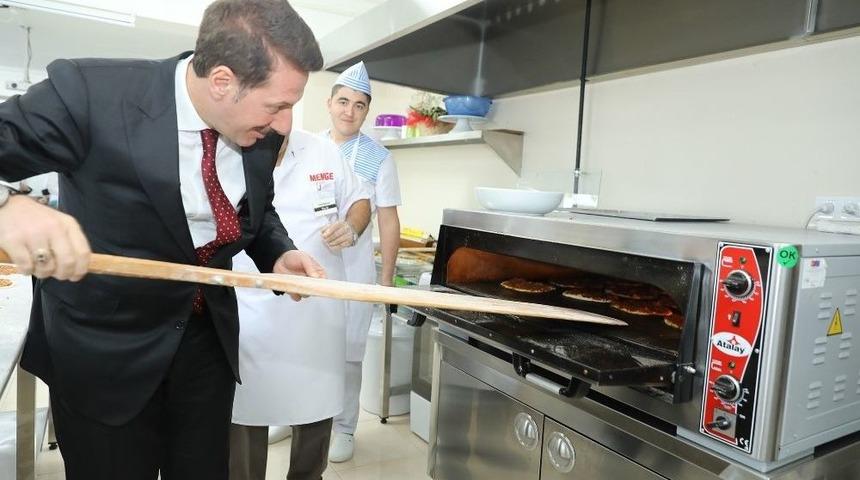 Tok, Lahmacun Pişirdi