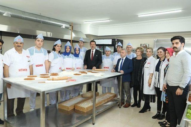 Tok, Lahmacun Pişirdi 2