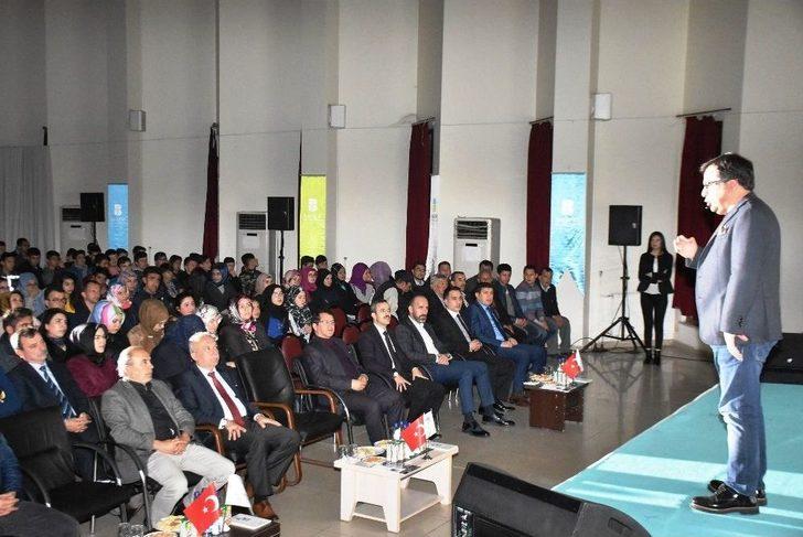 Fatih Akbaba, Dursunbey’de Mehmet Akif Ersoy’u Anlattı G1