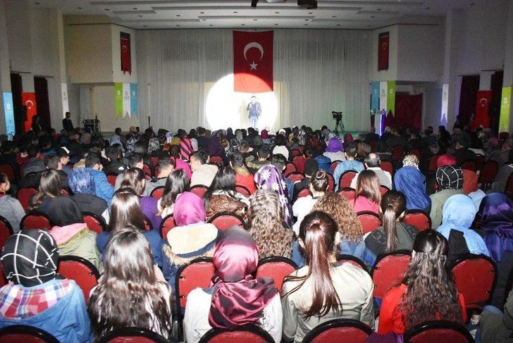 Fatih Akbaba, Dursunbey’de Mehmet Akif Ersoy’u Anlattı G3