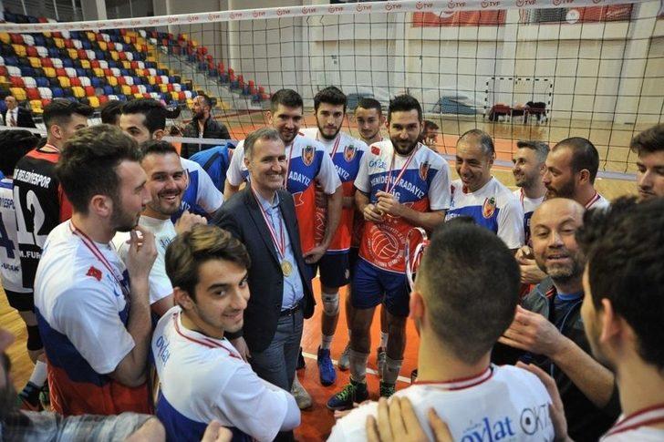 Oylat Kaplıcaları İnegöl Belediyespor Şampiyon Oldu G4