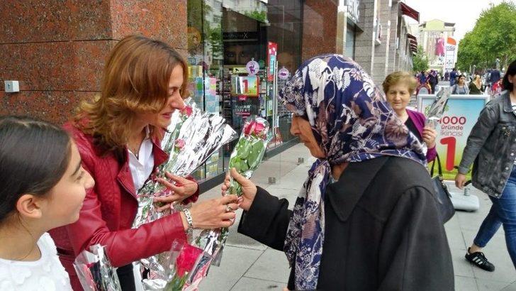 Doğa Cadde’den Annelere Güllü Kutlama G2