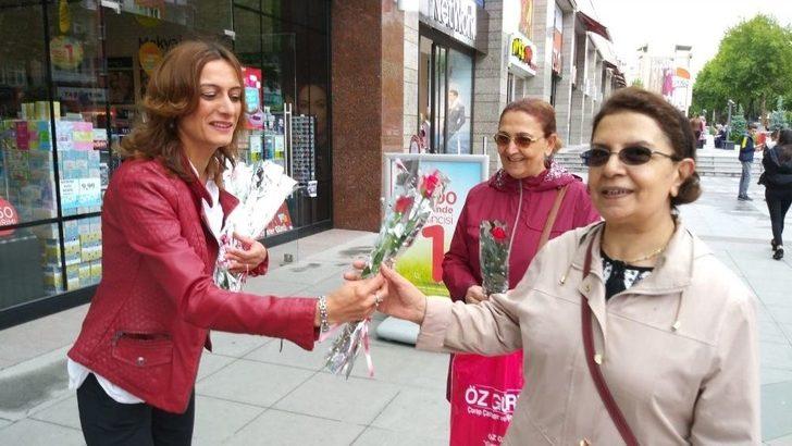 Doğa Cadde’den Annelere Güllü Kutlama G3