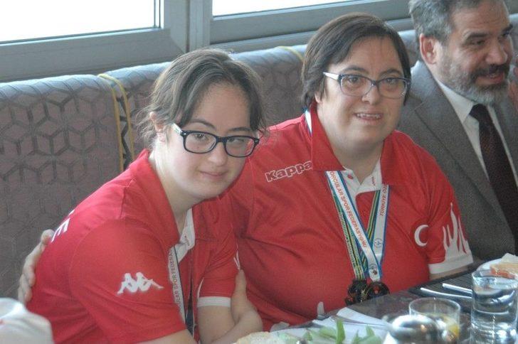 Down Sendromlular Futsal Milli Takımı Kahvaltıda Bir Araya Geldi G2