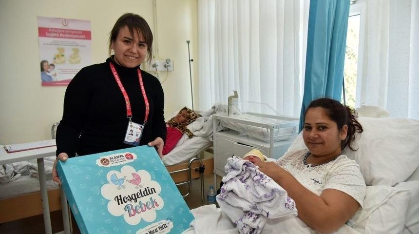 Hoş Geldin Bebek Projesi 5 Bininci Bebeğe Ulaştı