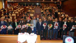 Öğretmen Meclis Üyelerine Çiçekli Kutlama