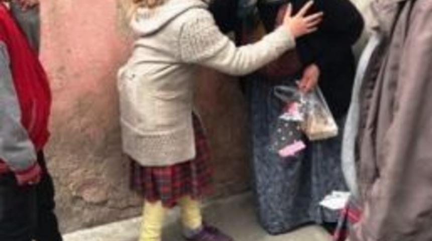 Dadaş Ortaokulu Öğrencileri Yaşlıları Unutmadı