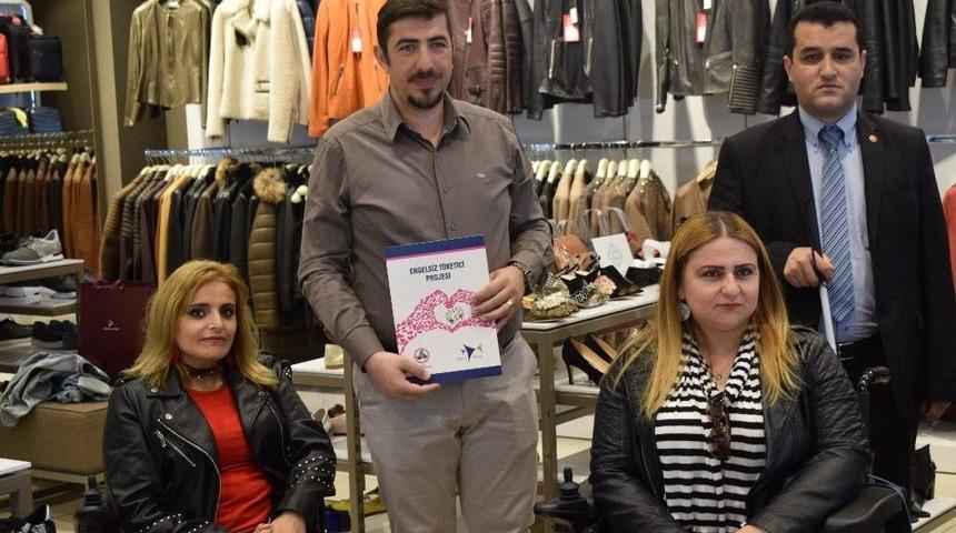 Engelli T&uuml;keticiler Alışverişlerde Karşılaştıkları Zorlukları Anlattı