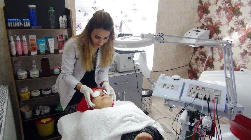 G&uuml;zellik Merkezinden &Ouml;ğretmenlere Jest