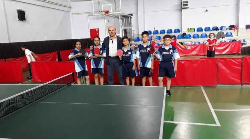 Isparta&rsquo;daki Masa Tenisi Turnuvalarında İl Birincileri İmkb İlkokulu Takımları Oldu
