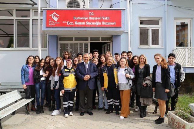 Başkan Uysal’dan Yaşlılar Haftası’nda Anlamlı Ziyaret