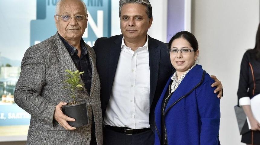 İlk Fidanı Başkan Uysal Verdi