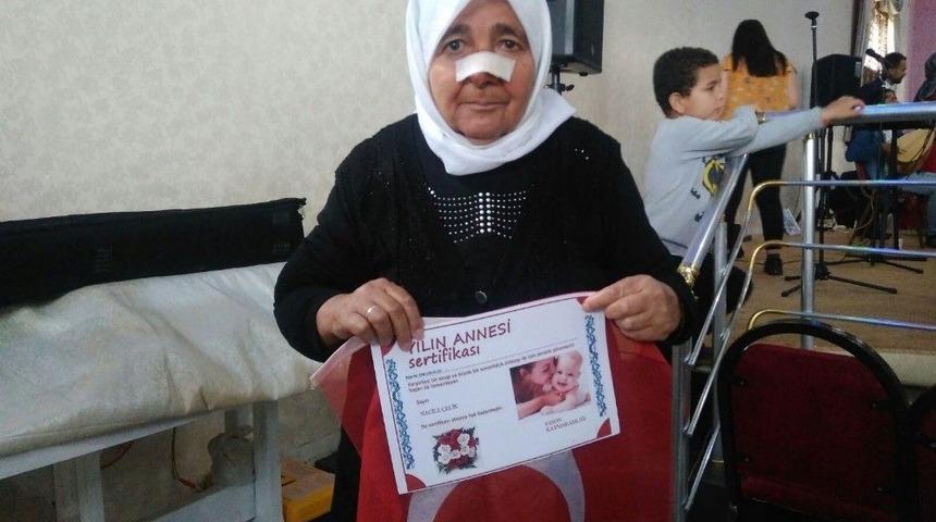 İki Şehit Annesi Yılın Annesi Se&ccedil;ildi