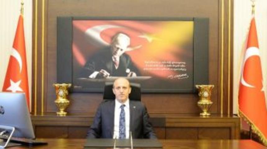 Vali &Ccedil;ift&ccedil;i: &ldquo;&ccedil;ocuklarımızı Yarınlara Hazırlayan Sizler Kendinizi &Ccedil;ok İyi Yetiştirmelisiniz&rdquo;