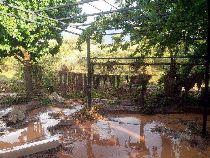 Kilis’te Sağanak Yağış Sele Neden Oldu G1