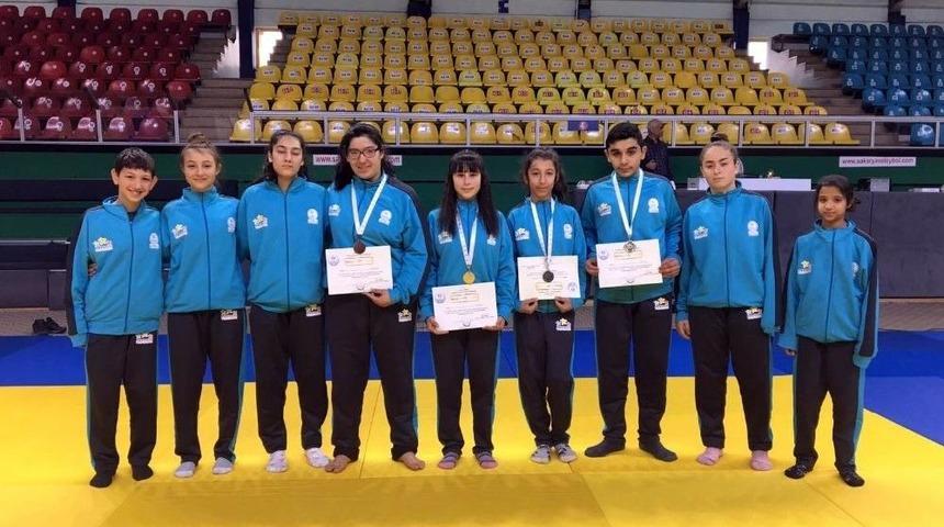 Judoda Salihli Fırtınası Esti