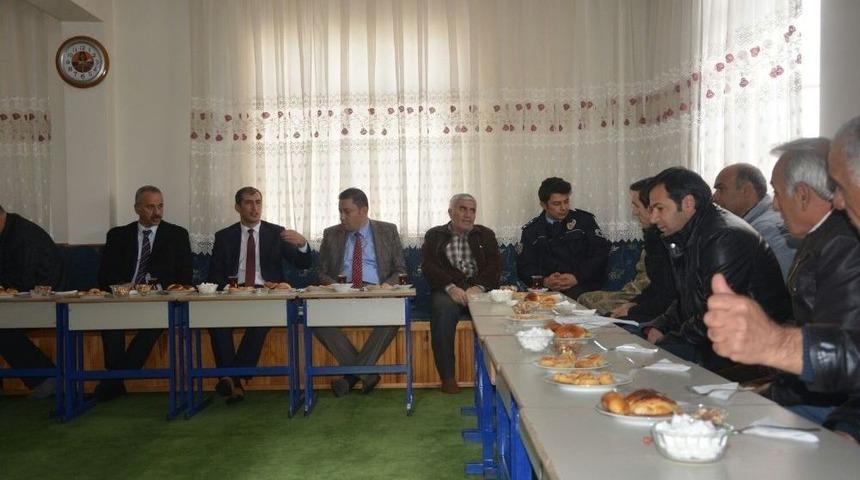 Aşkale&rsquo;de Mahalle Toplantıları Devam Ediyor