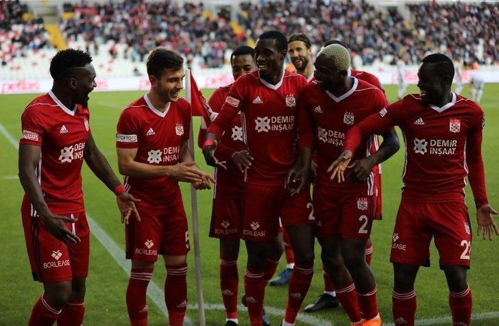 Spor Toto Süper Lig: Dg Sivasspor: 1 - Aytemiz Alanyaspor: 1 (ilk Yarı) G2