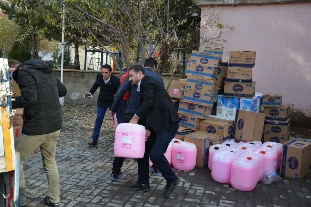 Trabzon&rsquo;dan G&uuml;roymak&rsquo;a Sevgi Eli