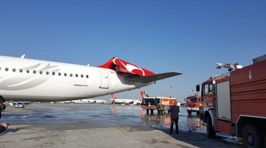 Asiana Havayolları’na Ait Uçak, Atatürk Havalimanı’nda Park Halindeki Uçağa Çarptı