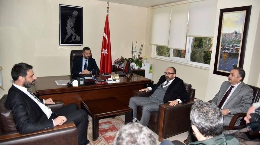 Başkan Üzülmez, Diş Hekimlerini Ziyaret Etti