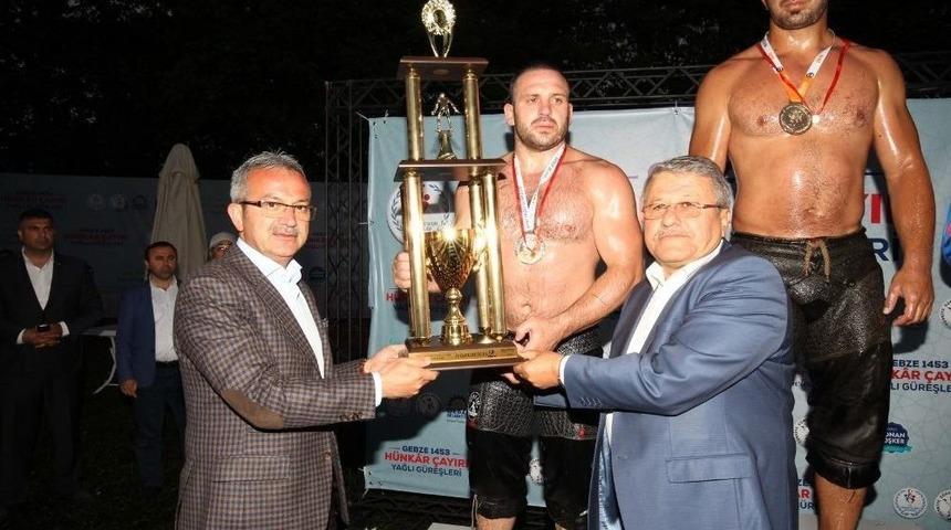 H&uuml;nkar &Ccedil;ayırı Yağlı G&uuml;reşleri&rsquo;nde Şampiyon Ali G&uuml;rb&uuml;z Oldu