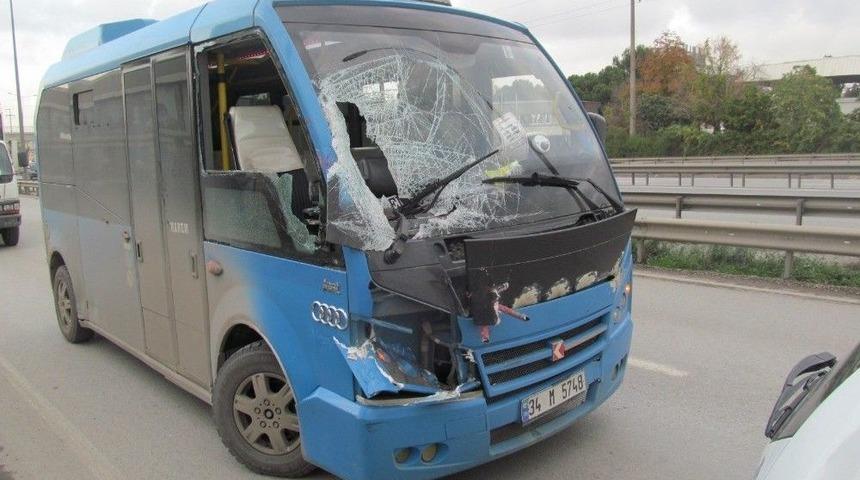Gebze&lsquo;de Zincirleme Trafik Kazası: 2 Yaralı