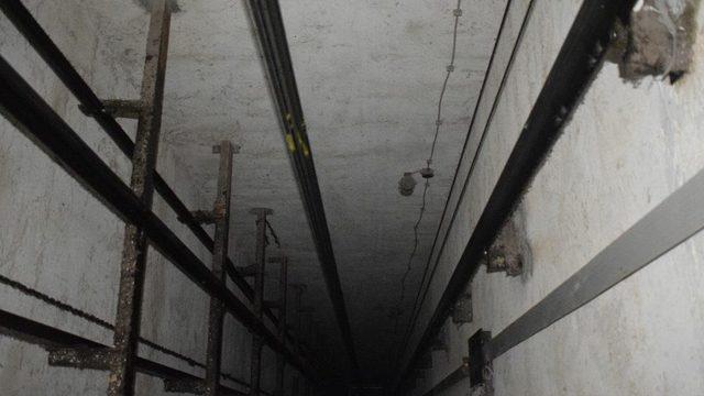 7 Kişinin Bindiği Asansör Zemine Çakıldı