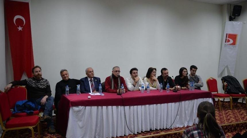 Tiyatro Oyuncularından Sahne &Ouml;ncesi S&ouml;yleşi