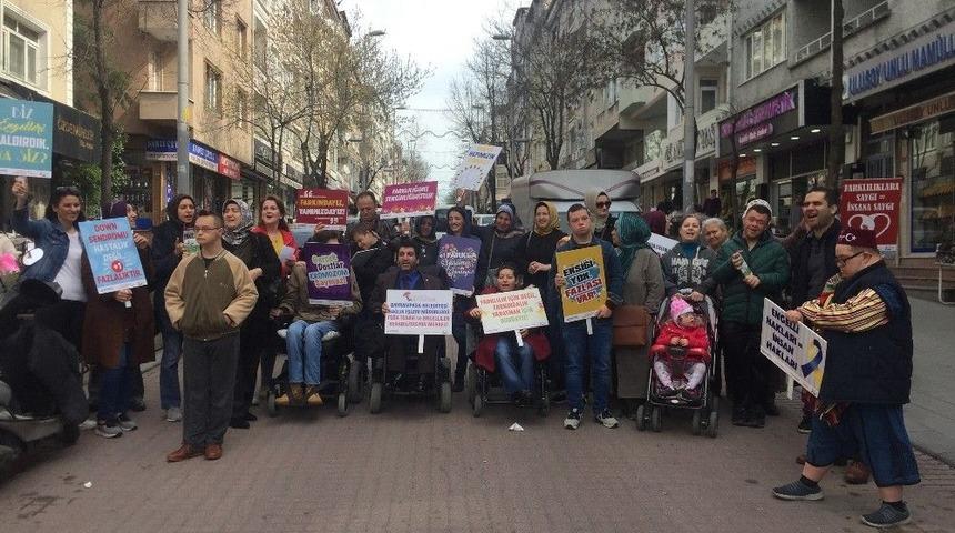 Bayrampaşalı Down Sendromlu &Ccedil;ocuklar Sevgi Cafe&rsquo;de Buluştu