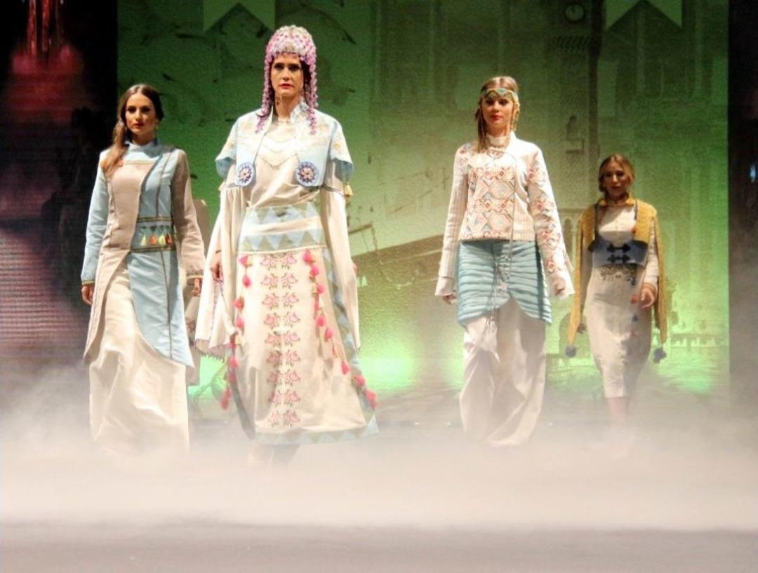 Feretiko Bezinden 2 Yılda Yapılan &Uuml;r&uuml;nleri &Uuml;nl&uuml; Mankenler Tanıttı