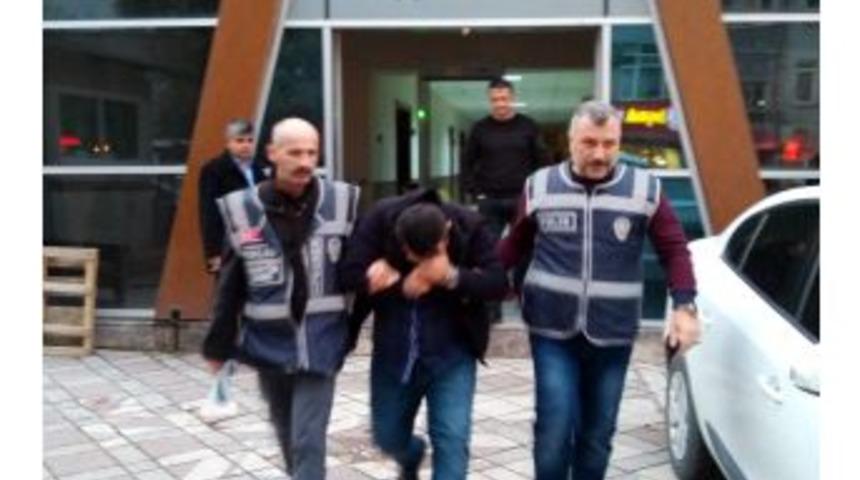 Kendisini Subay Olarak Tanıtıp Kadınlara Şantaj Yapan Dolandırıcı Yakalandı