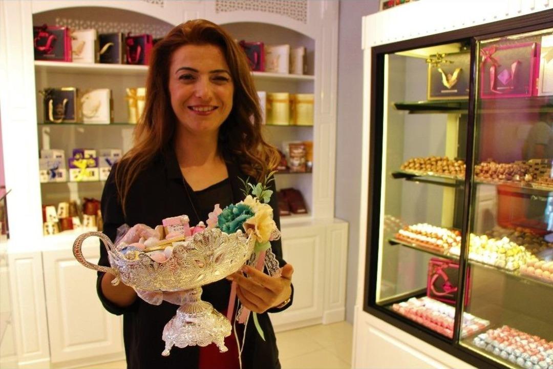 Atanamayınca &Ccedil;ikolatacı A&ccedil;tı