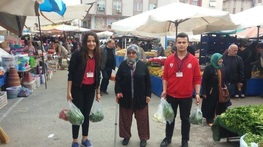 Yaşlıları Yardım Edeceklerine İnandıramadılar