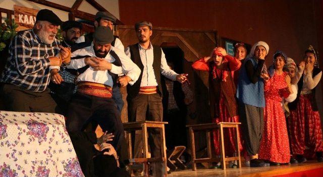 Şehir Tiyatrosu İl&ccedil;e Turnesine Başladı 1