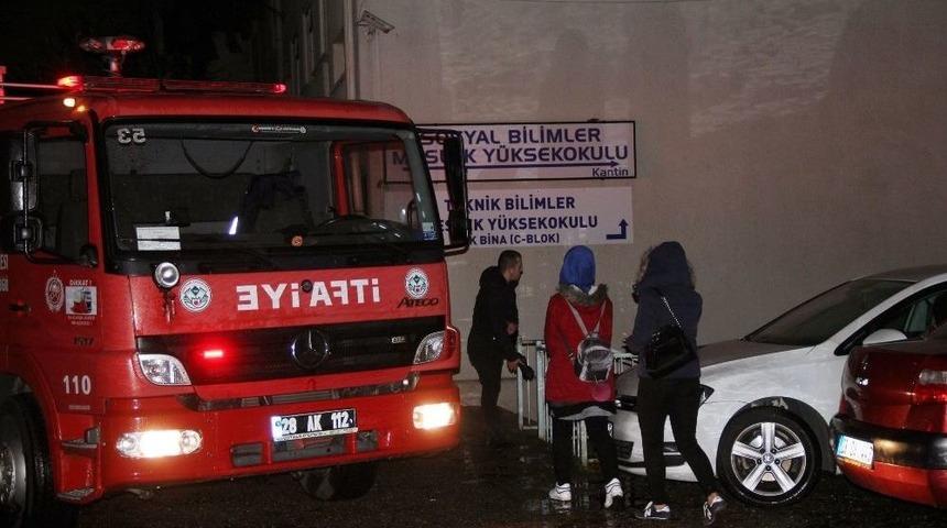 &Uuml;niversitede Yangın Paniği