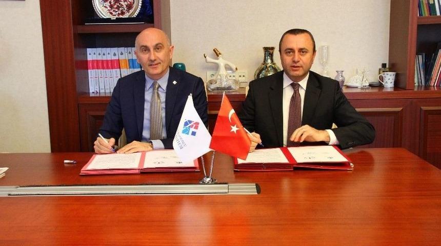 Hk&uuml; Mesleki Gelişim Protokol&uuml; İmzaladı