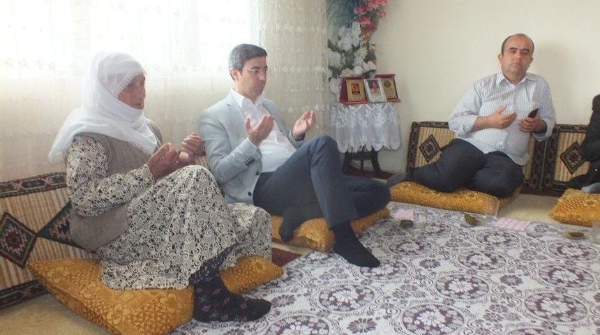 Kaymakam Kırlı&rsquo;dan Şehit Ailelerine Ziyaret