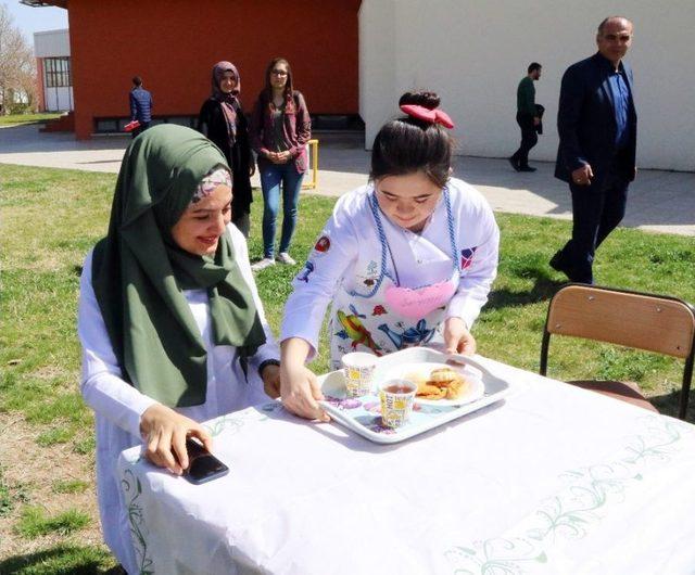 Down Kafe Büyük İlgi Görüyor