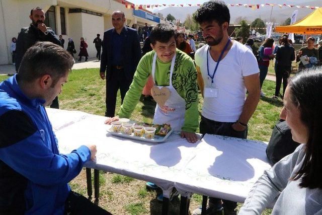 Down Kafe Büyük İlgi Görüyor