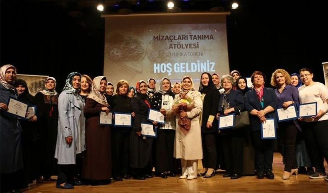 Ey&uuml;psultanlı Kadınlar Sertifikalarını Aldı