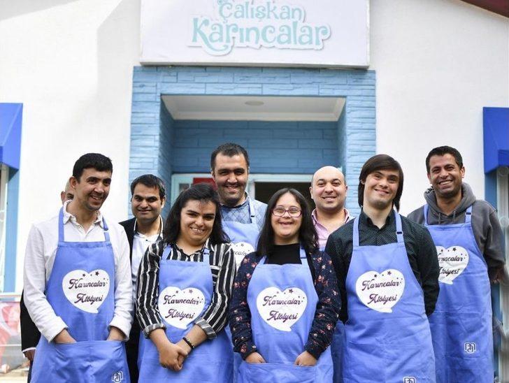 Maltepe’de Down Sendromlu Gençler İçin Sevgi Kafe Ve Karıncalar Atölyesi Açıldı G3