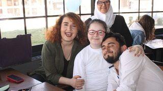 Down Sendromlu Çocukların Garsonluk Başarısı